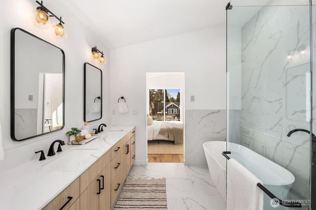 520 N 102nd Street, Seattle, WA 98133