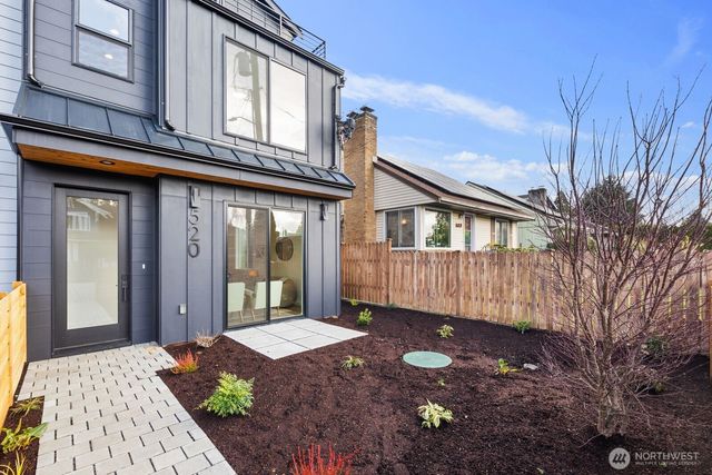 520 N 102nd Street, Seattle, WA 98133