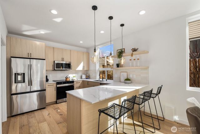 520 N 102nd Street, Seattle, WA 98133