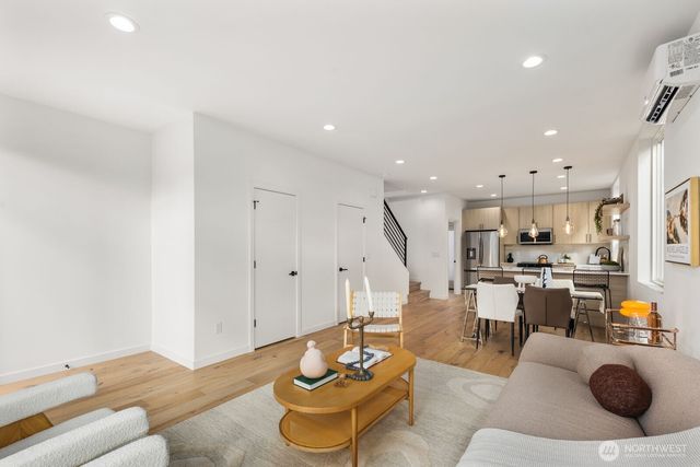 520 N 102nd Street, Seattle, WA 98133