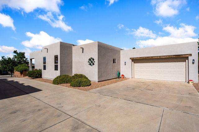 4601 Monte Frio Drive NW, Albuquerque, NM 87120