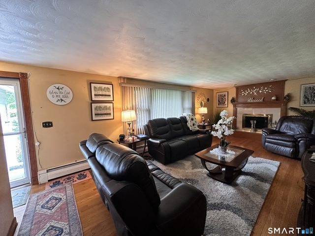 48 Ferguson Road, Manchester, CT 06040