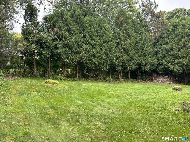 48 Ferguson Road, Manchester, CT 06040