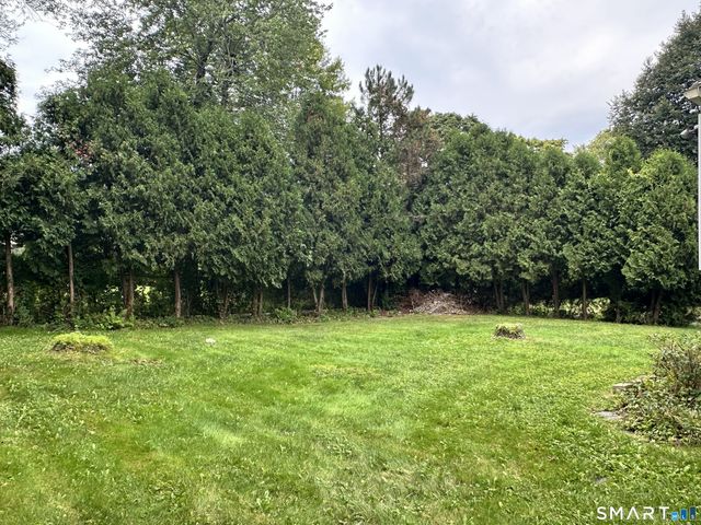 48 Ferguson Road, Manchester, CT 06040