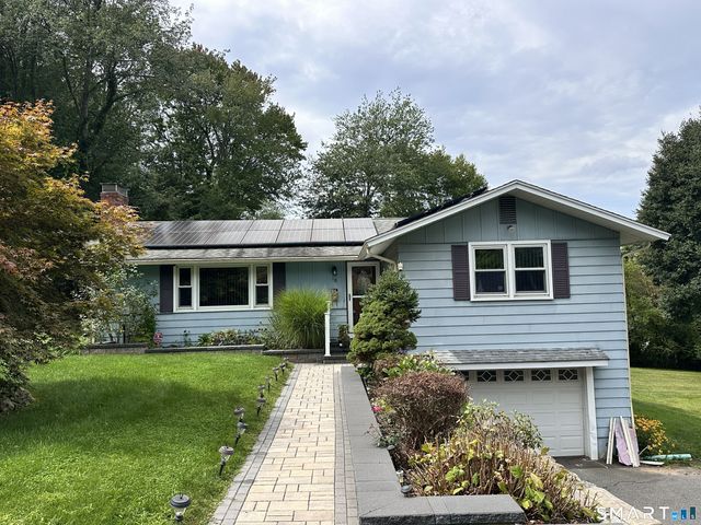 48 Ferguson Road, Manchester, CT 06040