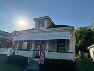 202 Mckinley Ave, East Vandergrift, PA 15629