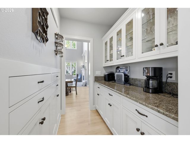 2230 TURNBERRY Ct, Eugene, OR 97401