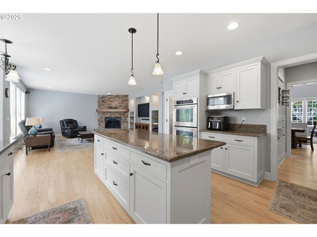 2230 TURNBERRY Ct, Eugene, OR 97401