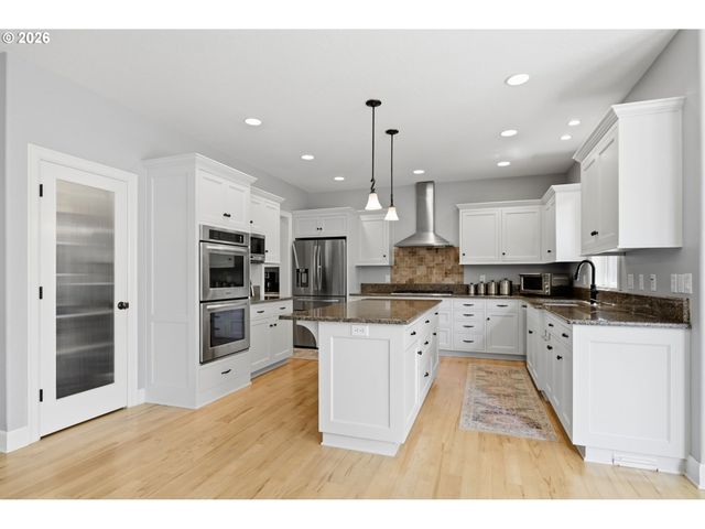 2230 TURNBERRY Ct, Eugene, OR 97401