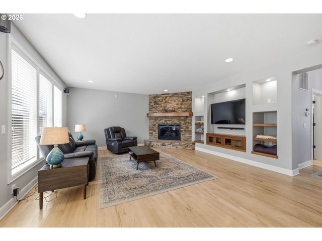 2230 TURNBERRY Ct, Eugene, OR 97401