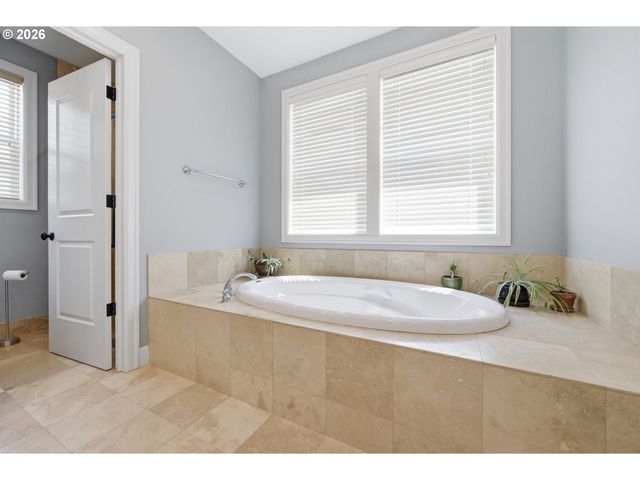 2230 TURNBERRY Ct, Eugene, OR 97401