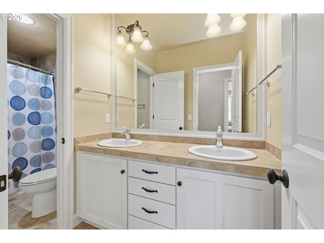 2230 TURNBERRY Ct, Eugene, OR 97401