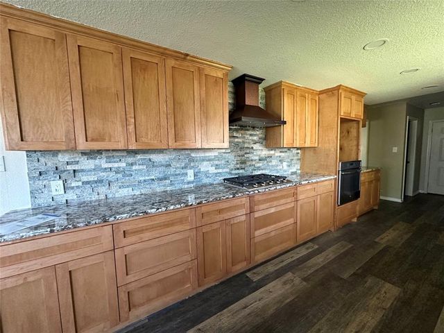 2257 Ridgewood Drive, West Columbia, TX 77486