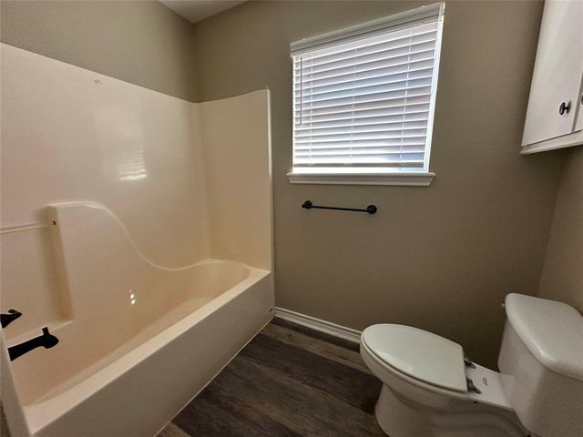 2257 Ridgewood Drive, West Columbia, TX 77486