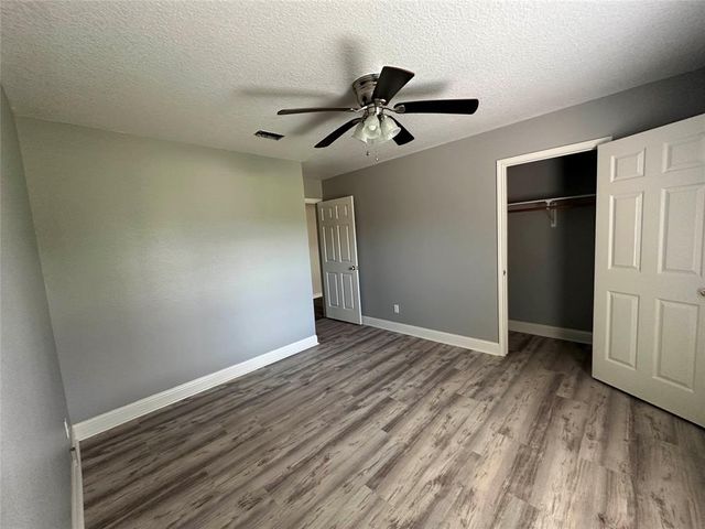 2257 Ridgewood Drive, West Columbia, TX 77486