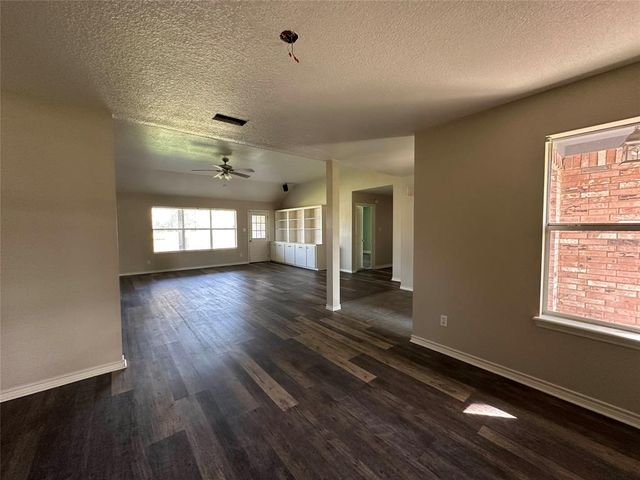 2257 Ridgewood Drive, West Columbia, TX 77486
