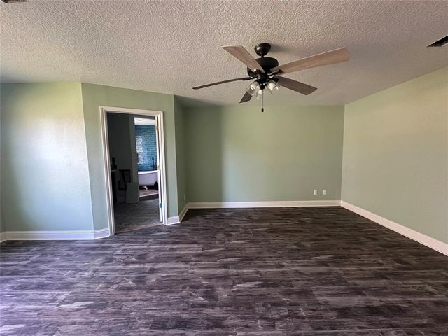 2257 Ridgewood Drive, West Columbia, TX 77486