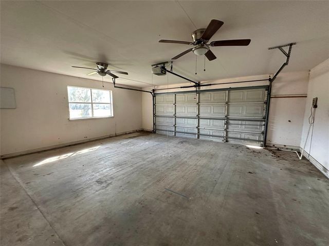 2257 Ridgewood Drive, West Columbia, TX 77486