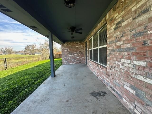 2257 Ridgewood Drive, West Columbia, TX 77486