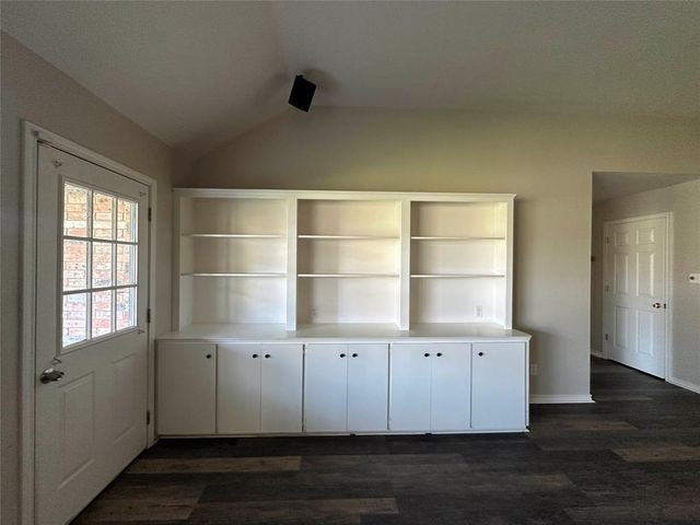 2257 Ridgewood Drive, West Columbia, TX 77486