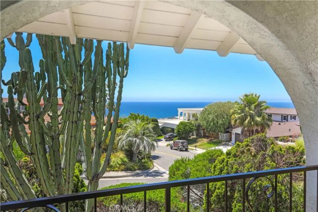 308 E Avenida Cordoba, San Clemente, CA 92672