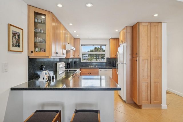 3031 NE 51st Street 201w, Fort Lauderdale, FL 33308