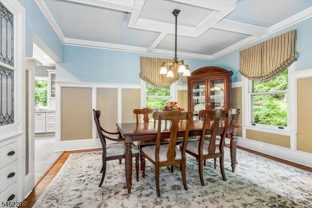 29 Beech Rd, Glen Rock Boro, NJ 07452
