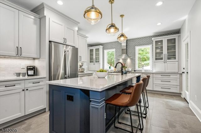29 Beech Rd, Glen Rock Boro, NJ 07452