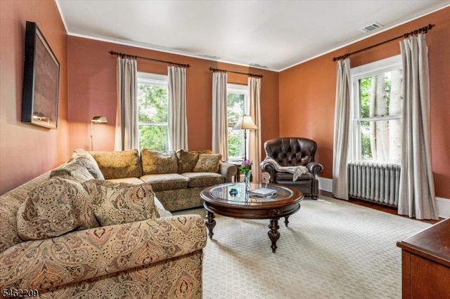 29 Beech Rd, Glen Rock Boro, NJ 07452