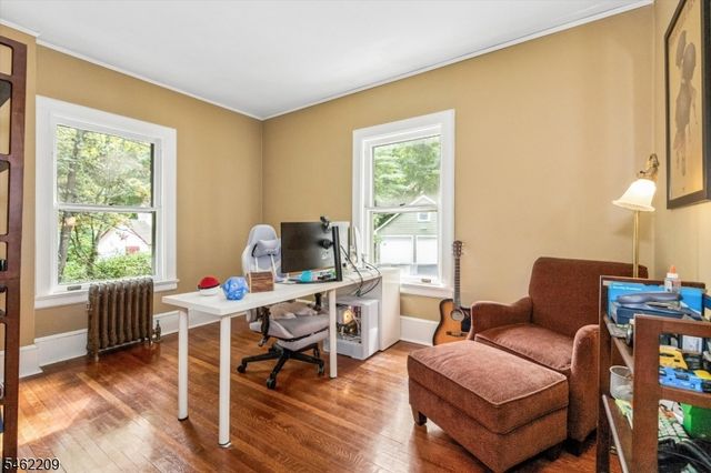 29 Beech Rd, Glen Rock Boro, NJ 07452