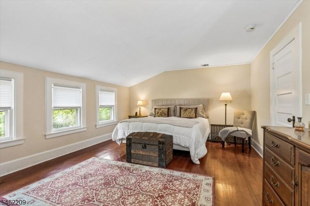 29 Beech Rd, Glen Rock Boro, NJ 07452
