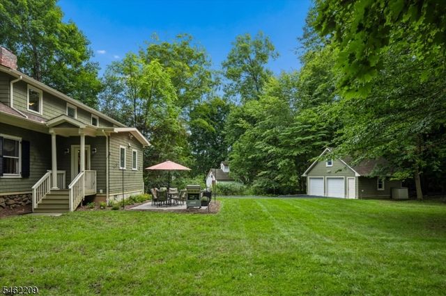 29 Beech Rd, Glen Rock Boro, NJ 07452