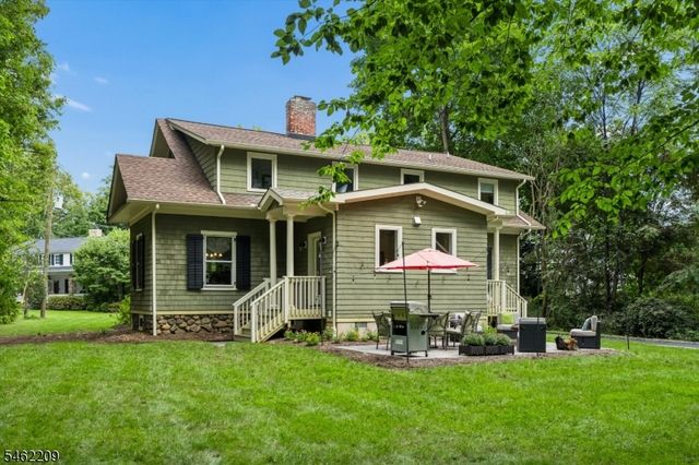29 Beech Rd, Glen Rock Boro, NJ 07452