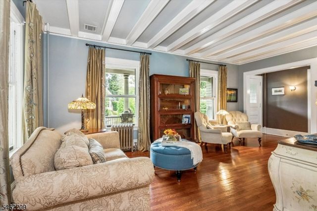 29 Beech Rd, Glen Rock Boro, NJ 07452