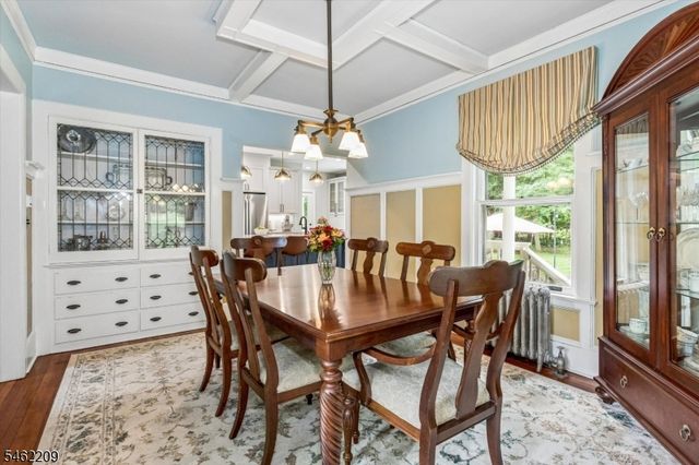 29 Beech Rd, Glen Rock Boro, NJ 07452