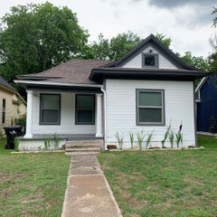 1006 W Chestnut Street, Denison, TX 75020