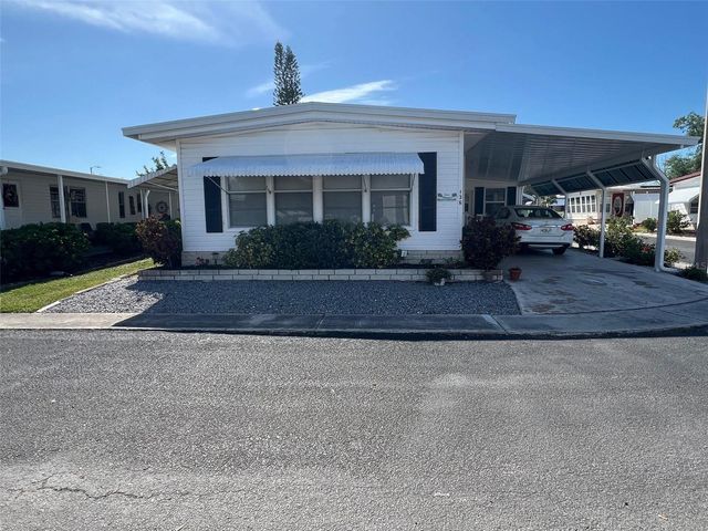 136 ROYAL PALM CIRCLE, Largo, FL 33778