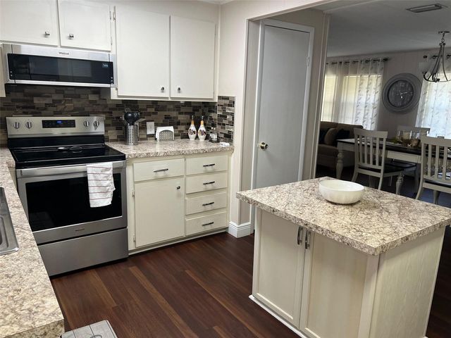 136 ROYAL PALM CIRCLE, Largo, FL 33778