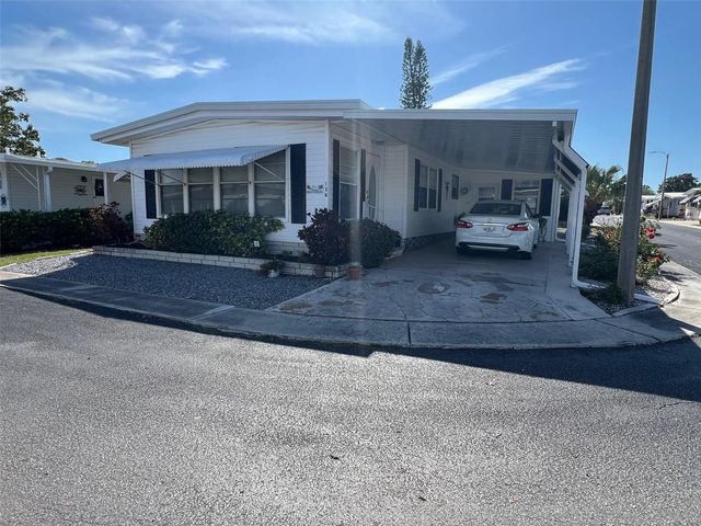 136 ROYAL PALM CIRCLE, Largo, FL 33778