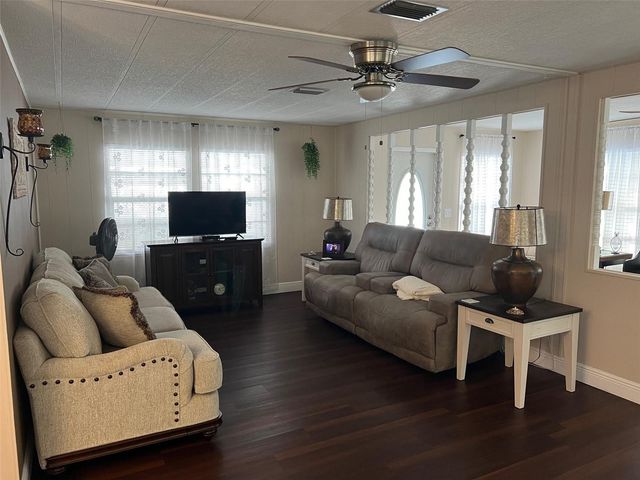 136 ROYAL PALM CIRCLE, Largo, FL 33778