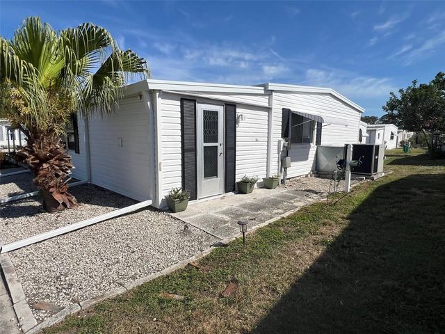 136 ROYAL PALM CIRCLE, Largo, FL 33778