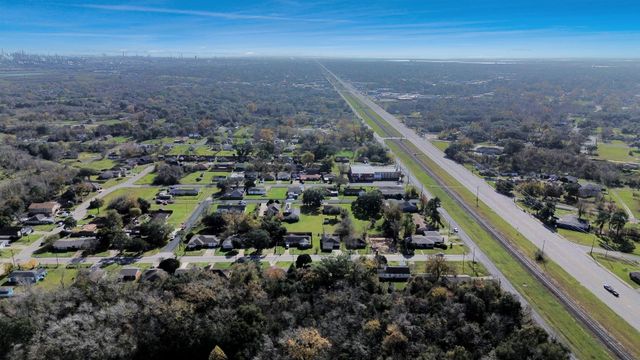 0 Oak St N, Texas City, TX 77590