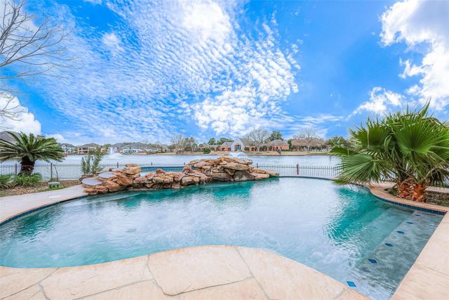 5 Camden Court, Sugar Land, TX 77479
