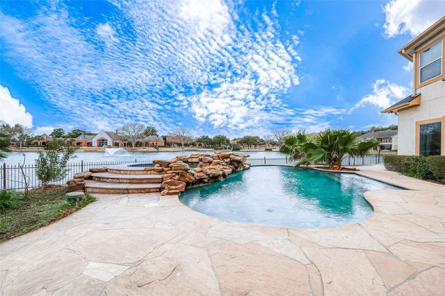 5 Camden Court, Sugar Land, TX 77479