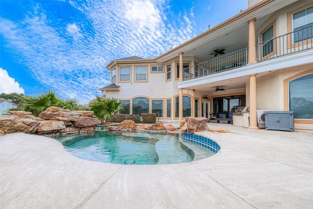 5 Camden Court, Sugar Land, TX 77479