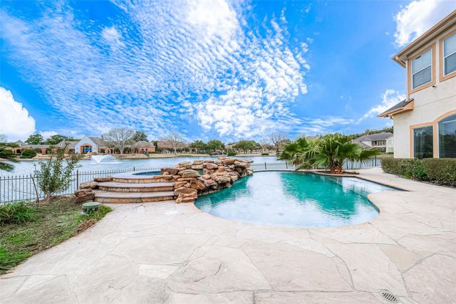 5 Camden Court, Sugar Land, TX 77479