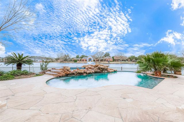 5 Camden Court, Sugar Land, TX 77479