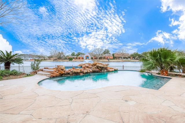 5 Camden Court, Sugar Land, TX 77479