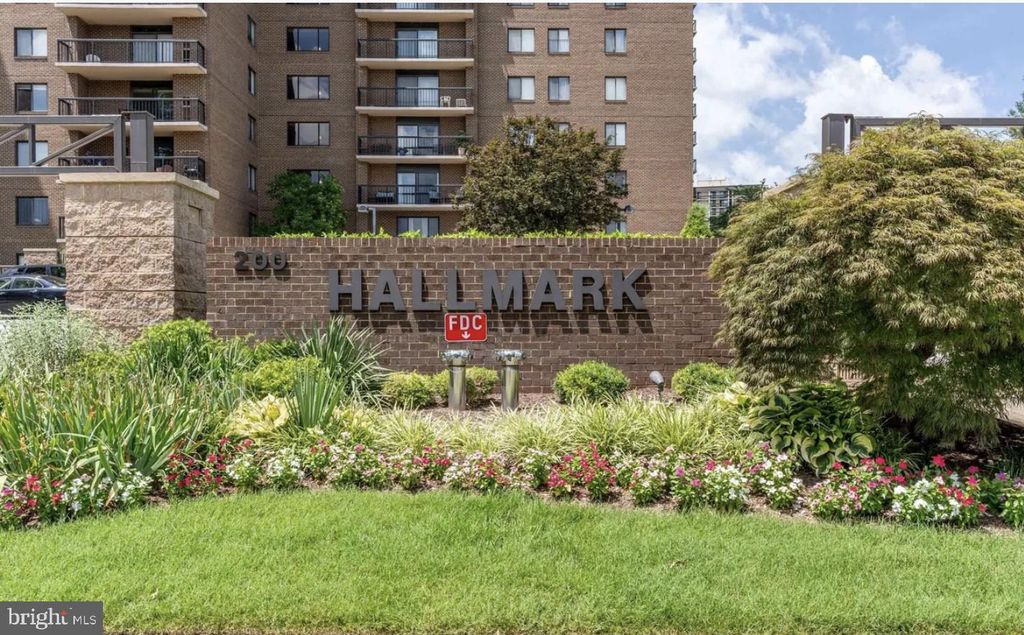200 N PICKETT ST #313, Alexandria, VA 22304