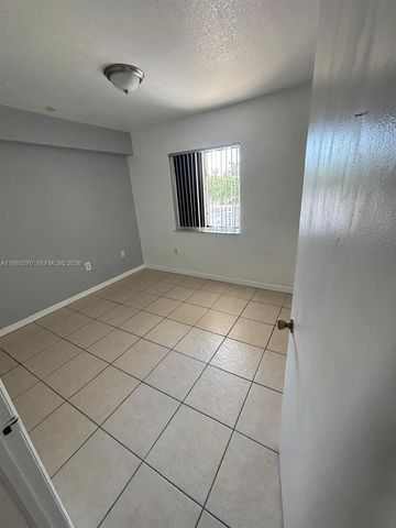 637 SW 3rd St 308, Miami, FL 33130